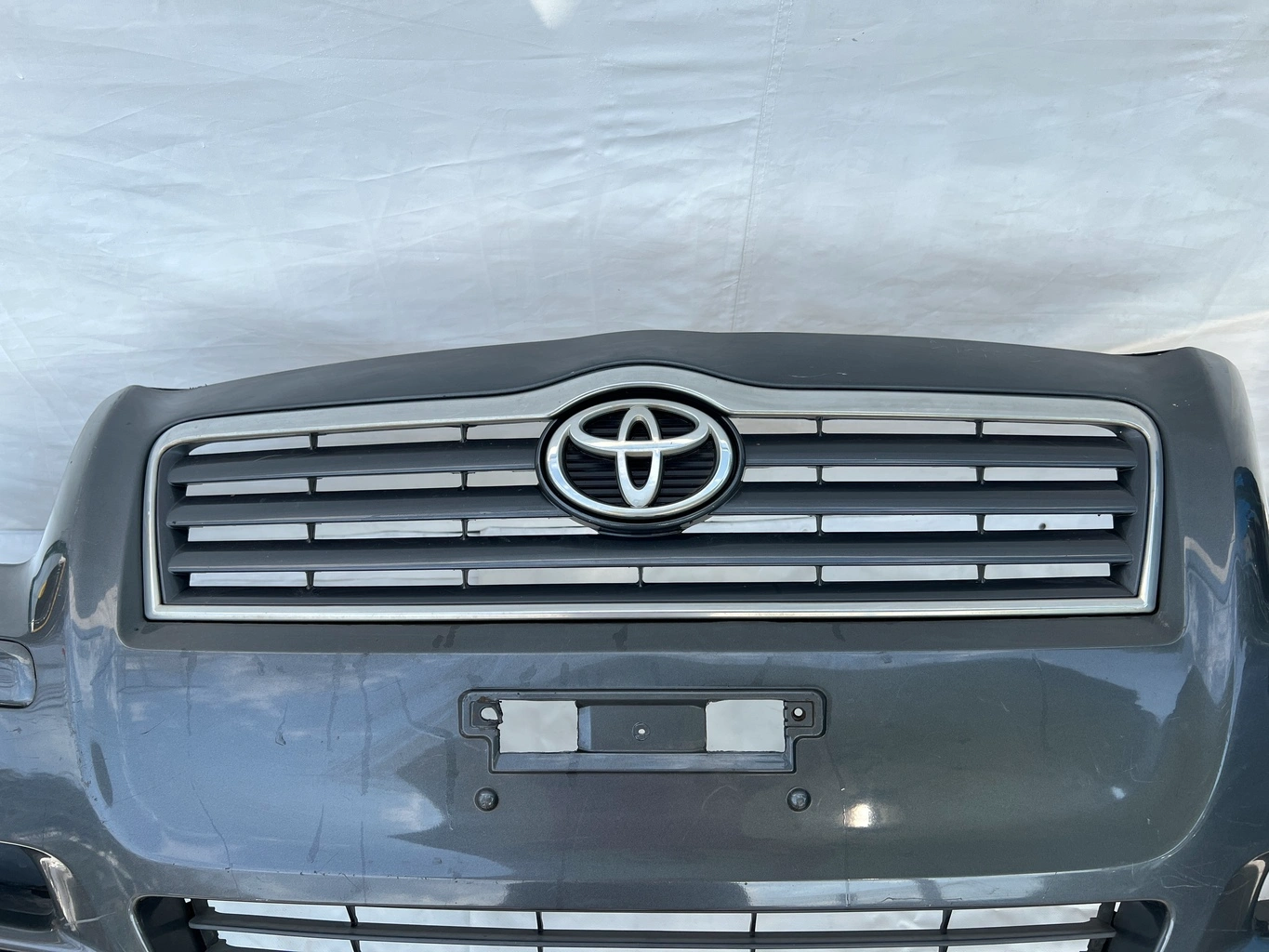 Предна броня за Toyota Avensis (2003-2006)