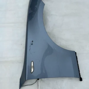 Преден десен калник за BMW E81/87