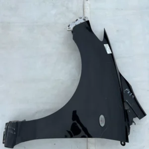 Преден ляв калник за Mazda 5 (2005-2010)