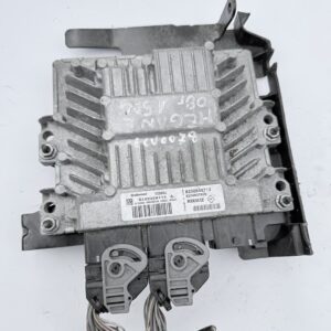 Компютър двигател 8200843713 RENAULT MEGANE