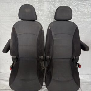 Предни седалки за Mitsubishi Grandis 2004-2011
