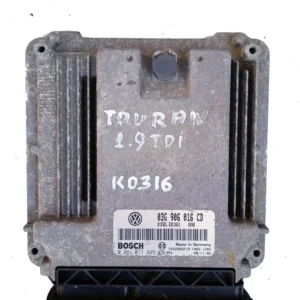 Компютър двигател 0281011945 Volkswagen Touran GOLF V