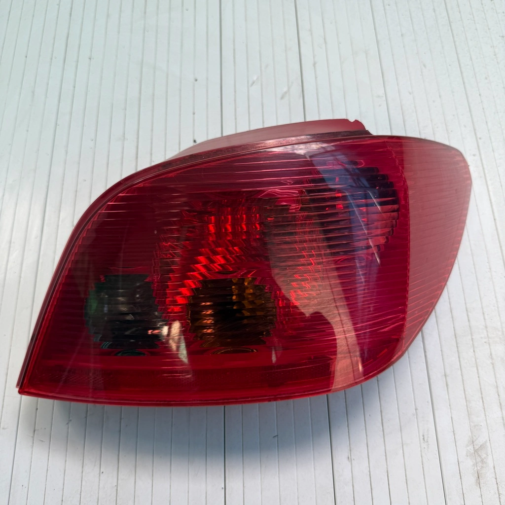 Десен стоп за Peugeot 307 Хечбек 2001-2005